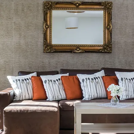 Elite By The River *